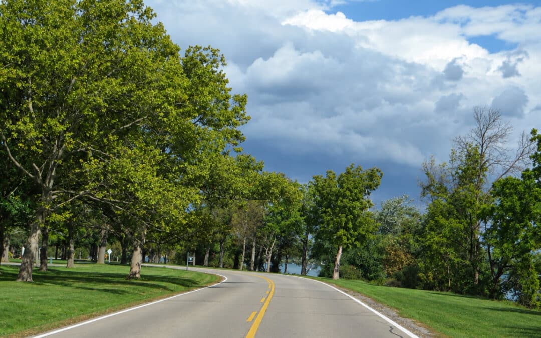 Cruising the Niagara Parkway: a Scenic Guide